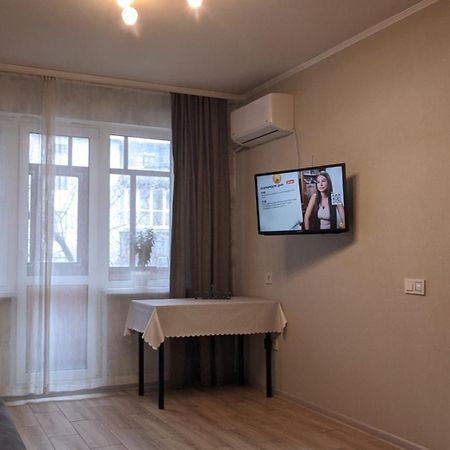 Apartment Near City Center On Peremohy Avenue 46 체르니히우 외부 사진