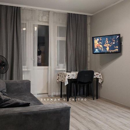 Apartment Near City Center On Peremohy Avenue 46 체르니히우 외부 사진