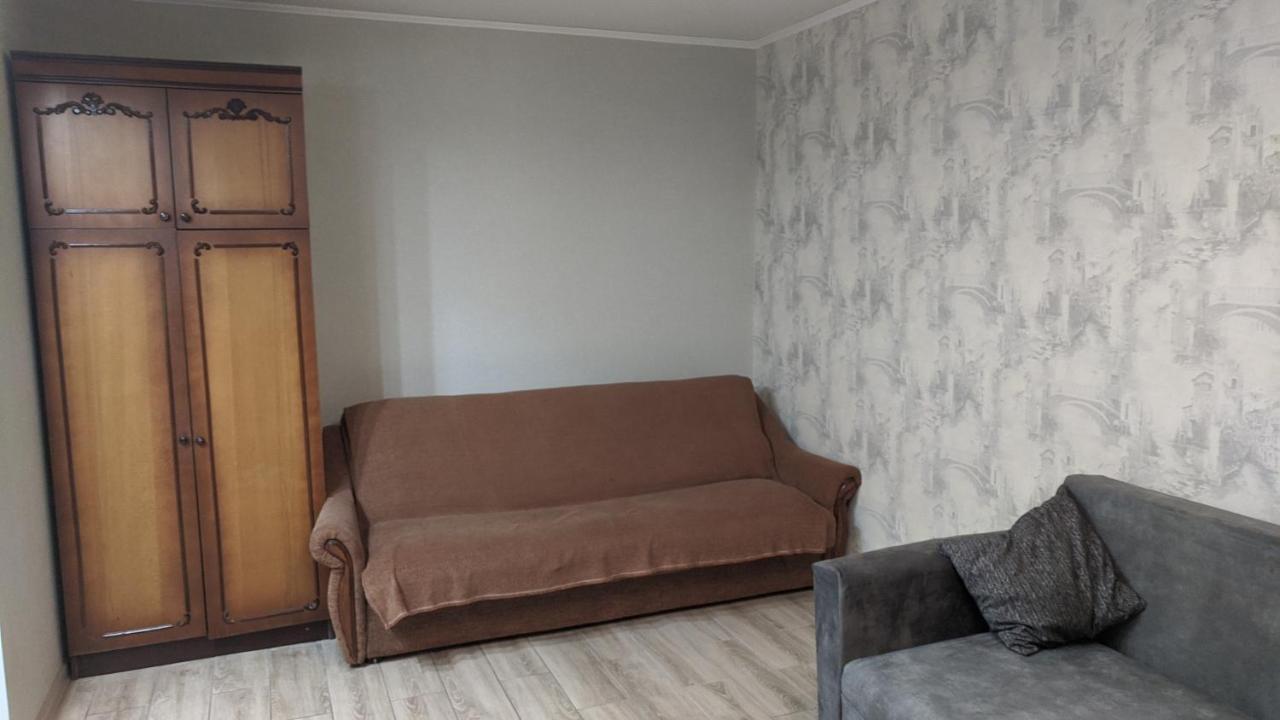Apartment Near City Center On Peremohy Avenue 46 체르니히우 외부 사진