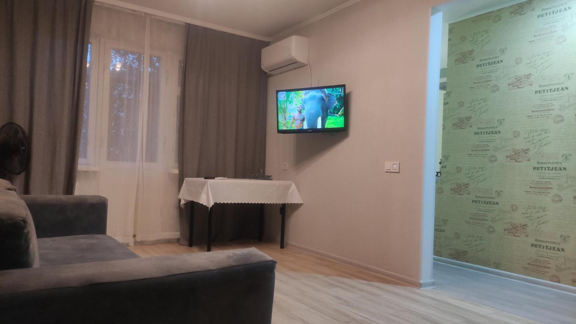 Apartment Near City Center On Peremohy Avenue 46 체르니히우 외부 사진