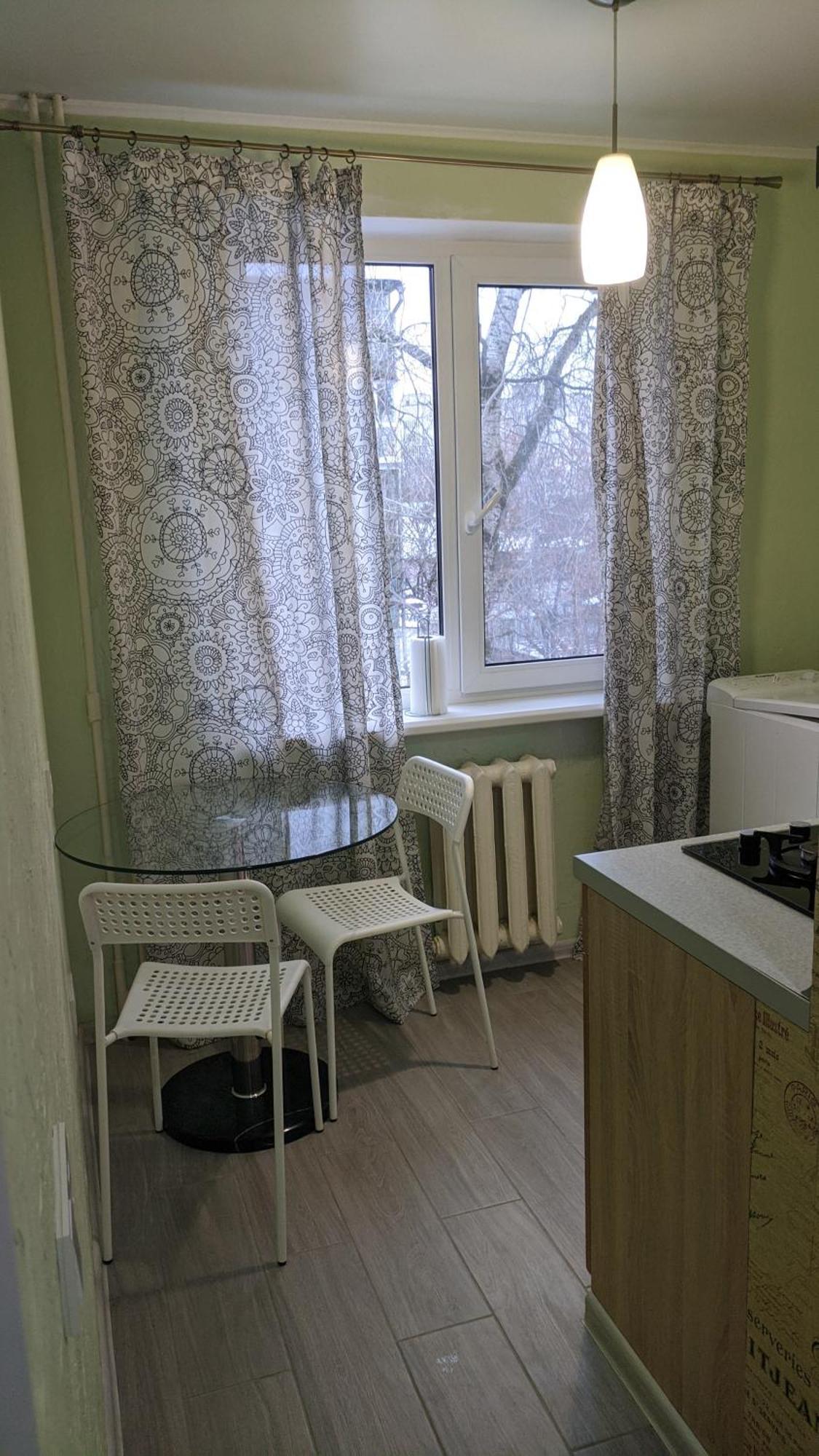 Apartment Near City Center On Peremohy Avenue 46 체르니히우 외부 사진